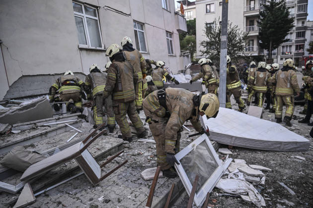 Partial collapse occurs in 7-story building in Istanbul s Maltepe district ISTANBUL, TURKIYE - OCTOBER 8: Search and rescue teams continue efforts to locate and rescue people trapped under the rubble as an injured person is taken to a hospital by ambulance after the lower floors of a seven-story building partially collapse in the Maltepe district of Istanbul, Turkiye, on October 8, 2026. Murat Sengul Anadolu Istanbul Turkey. Editorial use only. Please get in touch for any other usage.  Copyright: x2026xAnadoluxMuratxSengulx