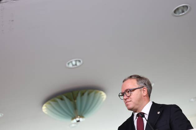 Thueringer Landtag - Statement Ministerpraesident Mario Voigt (CDU) 07.10.2026, Erfurt, Thueringer Landtag, Statement von Ministerpraesident Mario Voigt (CDU), er hat die Klage zurueckgezogen, er akzeptiert die Aberkennung seines Doktortitels