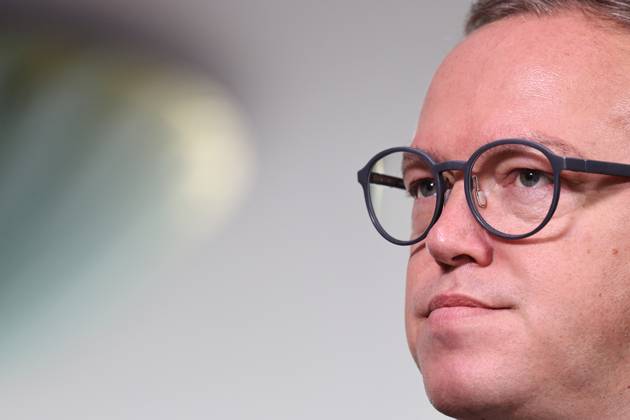 Thueringer Landtag - Statement Ministerpraesident Mario Voigt (CDU) 07.10.2026, Erfurt, Thueringer Landtag, Statement von Ministerpraesident Mario Voigt (CDU), er hat die Klage zurueckgezogen, er akzeptiert die Aberkennung seines Doktortitels