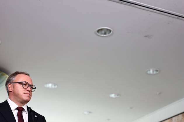 Thueringer Landtag - Statement Ministerpraesident Mario Voigt (CDU) 07.10.2026, Erfurt, Thueringer Landtag, Statement von Ministerpraesident Mario Voigt (CDU), er hat die Klage zurueckgezogen, er akzeptiert die Aberkennung seines Doktortitels