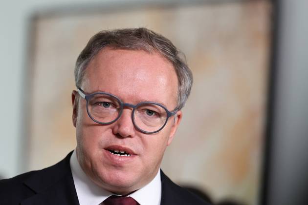 Thueringer Landtag - Statement Ministerpraesident Mario Voigt (CDU) 07.10.2026, Erfurt, Thueringer Landtag, Statement von Ministerpraesident Mario Voigt (CDU), er hat die Klage zurueckgezogen, er akzeptiert die Aberkennung seines Doktortitels