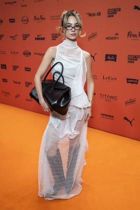 ABB ABOUTYOU- Fabienne Schaeffer zu Gast auf dem Orangenen Teppich bei der ABOUT YOU Opera Fashion Show im Admiralspalast am 07.10.2026 in Berlin Berlin Deutschland