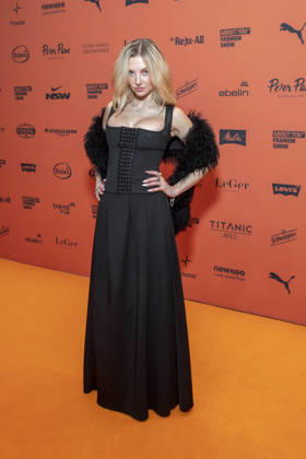 ABB ABOUTYOU- Julia Wulf zu Gast auf dem Orangenen Teppich bei der ABOUT YOU Opera Fashion Show im Admiralspalast am 07.10.2026 in Berlin Berlin Deutschland