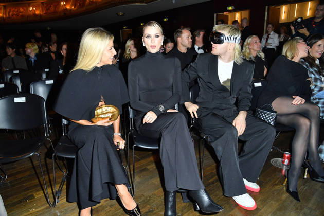 Caro Daur, Lena Gercke und Ski Aggu (bürgerlichem Namen August Jean Diederich) bei der ABOUT YOU Opera Modenschau in Berlin am 07.10.2026