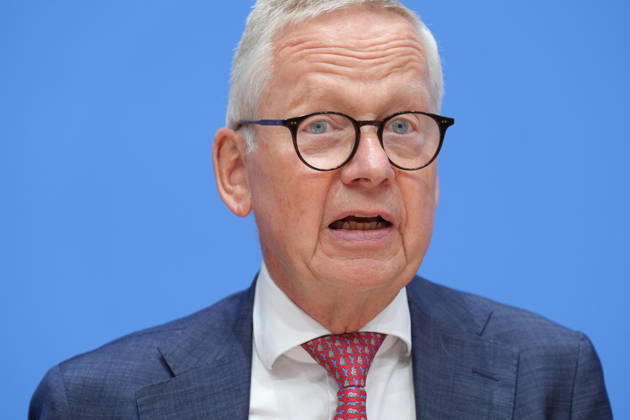 Bundespressekonferenz, Jahresbericht des Nationalen Normenkontrollrat (NKR) zum Buerokratieabbau Lutz Goebel Vorsitzender des NKR im Portrait bei der Vorstellung des Jahresbericht des Nationalen Normenkontrollrat zum Buerokratieabbau, Berlin, 08.10.2026 Berlin Berlin Deutschland