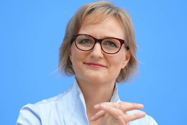Bundespressekonferenz, Vorstellung des Gruenen Leitantrages - Unser Plan für Deutschland Franziska Brantner (Gruene) im Portrait bei der Vorstellung des Gruenen Leitantrages - Unser Plan für Deutschland in der Bundespressekonferenz, Berlin, 08.10.2026 Berlin Berlin Deutschland