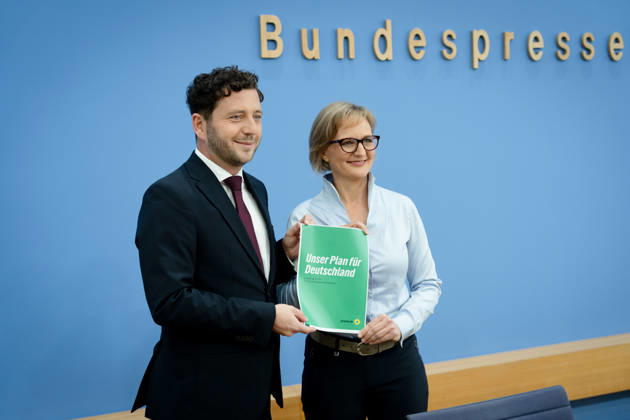 BPK, Bündnis90 Die Grünen, Franziska Brantner, Felix Banaszak Berlin, BPK, Vorstellung des Leitantrages Unser Plan für Deutschland , Franziska Brantner, Bundesvorsitzende, Felix Banaszak, Bundesvorsitzender, Bündnis90 Die Grünen Berlin Berlin GER