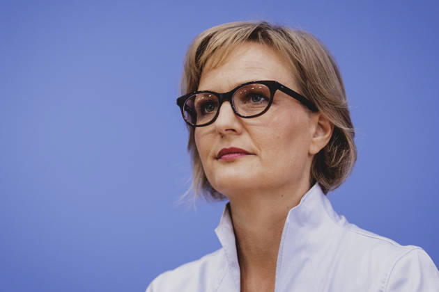 Franziska Brantner, Co-Vorsitzende von Buendnis 90 Die Gruenen, aufgenommen im Rahmen der Pressekonferenz zur Vorstellung des Leitantrages Unser Plan fuer Deutschland Berlin, 08.10.2026. Berlin Deutschland Copyright: xFlorianxGaertnerx