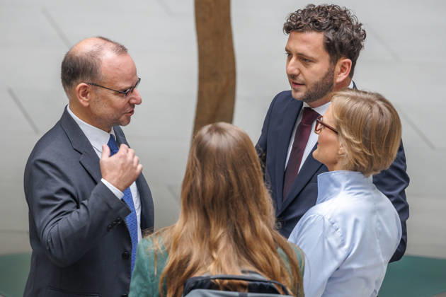 Franziska Brantner, Bundesvorsitzende von Buendnis 90 Die Gruenen und Felix Banaszak, Bundesvorsitzender von Buendnis 90 Die Gruenen im Haus der Bundespressekonferenz Vorstellung des Leitantrages Unser Plan fuer Deutschland Franziska Brantner, Bundesvorsitzende von Buendnis 90 Die Gruenen und Felix Banaszak, Bundesvorsitzender von Buendnis 90 Die Gruenen im Haus der Bundespressekonferenz am 08.10.2026 in Berlin. Berlin Berlin Deutschland Haus der Bundespressekonferenz