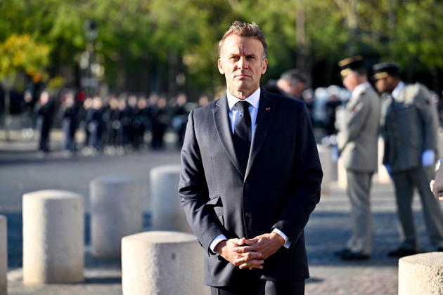 President Emmanuel Macron at a ceremony at the Arc de Triomphe in Paris on October 8, 2026, in honor of the state visit to France by the President of Germany and his wife. Christian Liewig Bestimage President Emmanuel Macron and his wife Brigitte Macron welcome Frank-Walter Steinmeier, President of Germany, and his wife, Elke Büdenbender, for a ceremony at the Arc de Triomphe in Paris on October 8, 2026, Paris, France  Copyright: xChristianxLiewigx xBestimagexChristianxLiewigx xBestimagex