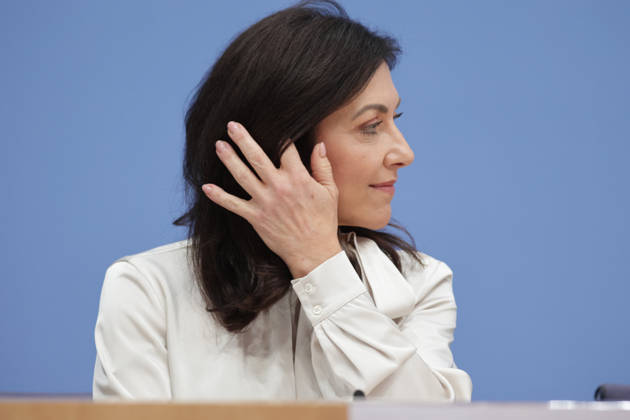 Katherina Reiche, Bundesministerin für Wirtschaft und Energie, CDU, PK zu - Vorstellung der Herbstprojektion 2026 der Bundesregierung, Berlin, 08.10.2026
