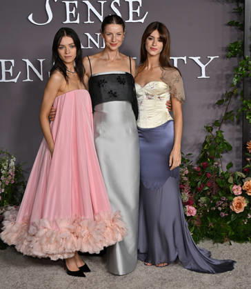 ˜Sense and Sensibility™ Los Angeles Premiere Esme Creed-Miles, Caitriona Balfe and Daisy Edgar-Jones arriving at the Sense and Sensibility Los Angeles premiere held at the United Theatre in Los Angeles, Ca. on October 7, 2026. Los Angeles United Theatre California USA Copyright: xStarbuck xAFF-USA.COMx