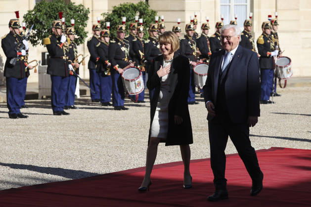 NEWS : Visite d Etat de Frank-Walter Steinmeier - Paris - 08 10 2026 Accueil de Frank-Walter Steinmeier, Prà sident de la Rà publique fà dà rale d Allemagne et de Elke Budenbender par Emmanuel Macron, Prà sident de la Rà publique et Brigitte Macron ce jeudi 8 octobre au palais de l™Elysà e ParisFrance Copyright: xMichtofx
