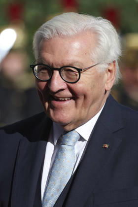 NEWS : Visite d Etat de Frank-Walter Steinmeier - Paris - 08 10 2026 Accueil de Frank-Walter Steinmeier, Prà sident de la Rà publique fà dà rale d Allemagne et de Elke Budenbender par Emmanuel Macron, Prà sident de la Rà publique et Brigitte Macron ce jeudi 8 octobre au palais de l™Elysà e ParisFrance Copyright: xMichtofx