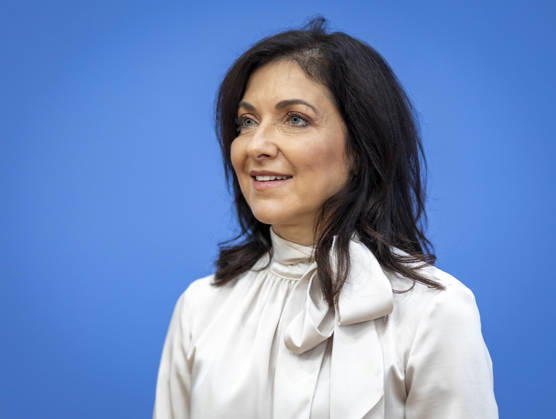 Katherina Reiche, Bundesministerin fuer Wirtschaft und Energie, stellt die Herbstprojektion 2026 der Bundesregierung im Rahmen einer Bundespressekonferenz vor, in Berlin, 08.10.2026. Berlin Deutschland Copyright: xYonaxElsnerx