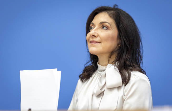 Katherina Reiche, Bundesministerin fuer Wirtschaft und Energie, stellt die Herbstprojektion 2026 der Bundesregierung im Rahmen einer Bundespressekonferenz vor, in Berlin, 08.10.2026. Berlin Deutschland Copyright: xYonaxElsnerx