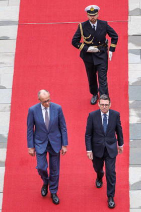 Begrüßung des Premierministers des Vereinigten Königreichs Großbritannien Begrüßung des Premierministers des Vereinigten Königreichs Großbritannien und Nordirland, Andrew Burnham, durch den Bundeskanzler Friedrich Merz (CDU) in Berlin am 08. 10.2026. Berlin Berlin Deutschland Bundeskanzleramt
