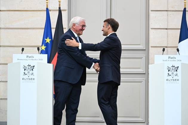 French President Emmanuel Macron and German President Frank Walter Steinmeier during a signing ceremony and joint press conference at the Élysée Palace in Paris, France, October 8, 2026. Signing of an agreement between the French government and the German government regarding the Franco-German Youth Office. Eric Tschaen Pool Bestimage. French President Emmanuel Macron and German President Frank Walter Steinmeier during a signing ceremony and joint press conference at the Élysée Palace in Paris, France, on October 8, 2026 The French and German governments signed an agreement regarding the Franco-German Youth Office Paris, France  Copyright: xEricxTschaenx xPoolx xBestimagexEricxTschaenx xPoolx xBestimagex