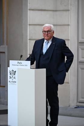 The President of the French Republic and the President of the Federal Republic of Germany, Frank-Walter Steinmeier, during a signing ceremony and a joint press conference at the Élysée Palace in Paris, France, October 8, 2026. Signing of an agreement between the French government and the German government regarding the Franco-German Youth Office. Eric Tschaen Pool Bestimage. French President and German President Frank Walter Steinmeier during a signing ceremony and joint press conference at the Élysée Palace in Paris, France, on October 8, 2026 The French and German governments signed an agreement regarding the Franco-German Youth Office Paris, France  Copyright: xEricxTschaenx xPoolx xBestimagexEricxTschaenx xPoolx xBestimagex
