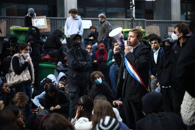 Catholic Institute of Paris and Paris-Panthéon-Assas Louis Boyard Protest - Paris Left-wing La France Insoumise (LFI) MP Louis Boyard speaks with a megaphone amid a blockade action near a building of the Pantheon Assas University during a student demonstration in Paris, on October 8, 2026, as part of a nationwide protest movement over learning conditions. Photo by Raphael Lafargue ABACAPRESS.COM Paris France Copyright: xLafarguexRaphael ABACAx