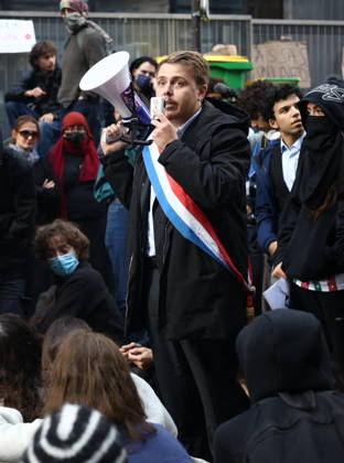 Catholic Institute of Paris and Paris-Panthéon-Assas Louis Boyard Protest - Paris Left-wing La France Insoumise (LFI) MP Louis Boyard speaks with a megaphone amid a blockade action near a building of the Pantheon Assas University during a student demonstration in Paris, on October 8, 2026, as part of a nationwide protest movement over learning conditions. Photo by Raphael Lafargue ABACAPRESS.COM Paris France Copyright: xLafarguexRaphael ABACAx