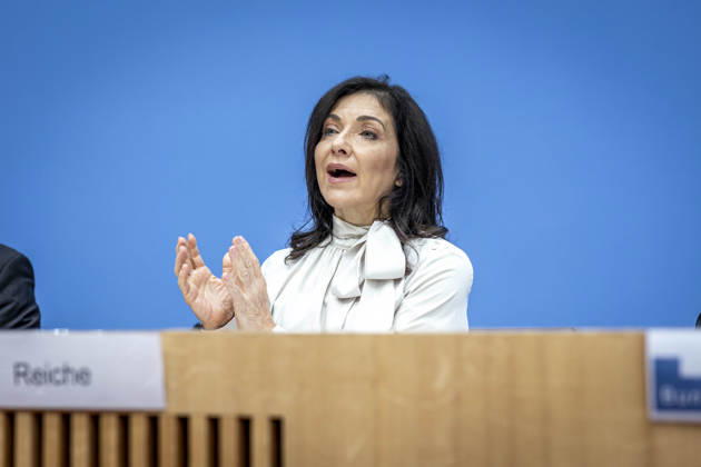 Katherina Reiche, Bundesministerin fuer Wirtschaft und Energie, stellt die Herbstprojektion 2026 der Bundesregierung im Rahmen einer Bundespressekonferenz vor, in Berlin, 08.10.2026. Berlin Deutschland Copyright: xYonaxElsnerx