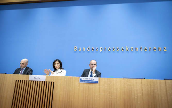 Katherina Reiche, Bundesministerin fuer Wirtschaft und Energie, stellt die Herbstprojektion 2026 der Bundesregierung im Rahmen einer Bundespressekonferenz vor, in Berlin, 08.10.2026. Berlin Deutschland Copyright: xYonaxElsnerx