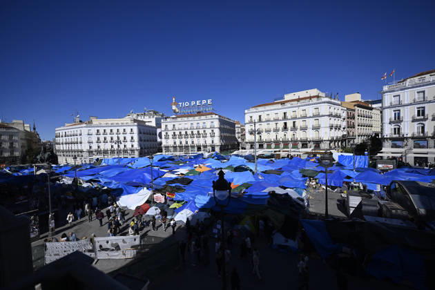 87-year-old symbol of Spain’s housing crisis dies 2 weeks after eviction MADRID, SPAIN - OCTOBER 8: A tent protest set up by Spaniards at Puerta del Sol on September 26, calling on the central and regional governments to take action over the housing crisis, continues in Madrid, Spain, on October 8, 2026. Maricarmen Abascal, known publicly as Maricarmen, the 87-year-old woman whose eviction from her longtime Madrid home sparked housing protests across Spain, died on Wednesday. Burak Akbulut Anadolu Madrid Spain. Editorial use only. Please get in touch for any other usage.  Copyright: x2026xAnadoluxBurakxAkbulutx