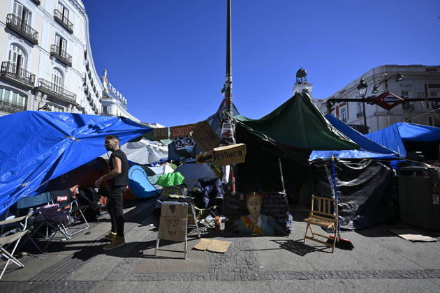 87-year-old symbol of Spain’s housing crisis dies 2 weeks after eviction MADRID, SPAIN - OCTOBER 8: A tent protest set up by Spaniards at Puerta del Sol on September 26, calling on the central and regional governments to take action over the housing crisis, continues in Madrid, Spain, on October 8, 2026. Maricarmen Abascal, known publicly as Maricarmen, the 87-year-old woman whose eviction from her longtime Madrid home sparked housing protests across Spain, died on Wednesday. Burak Akbulut Anadolu Madrid Spain. Editorial use only. Please get in touch for any other usage.  Copyright: x2026xAnadoluxBurakxAkbulutx