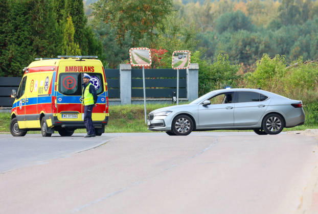 Stabbing attack at a primary school in Poland Photo: Wojciech Olkusnik East News Police blocks the road after a knife attack at the local primary school on October 8, 2026 in the village of Leszczydol-Nowiny in central Poland, approximately 60 km north-east of Warsaw. A 15-year-old school graduate entered the building armed with a knife and fatally stabbed the janitor and wounded two teachers trying to overpower him. According to the police the perpetrator was wearing a helmet with a camera and planned to record the attack. A day earlier a stabbing attack, where nine people were wounded, occurred in a vocational school in the town of Ostroleka, 50 km north of today s site. EN_01685559_0010 