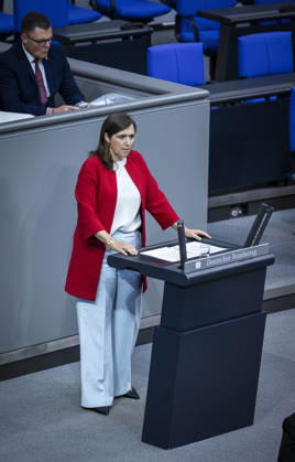 Katherina Beck, Unternehmensberaterin fuer Nachhaltigkeit, Buendnis 90 Die Gruenen, spricht im Bundestag. In Berlin, 08.10.2026. Berlin Deutschland Copyright: xRubyxTilkornx
