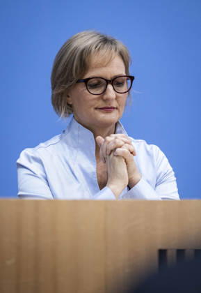 Franziska Brantner, Co-Vorsitzende von Buendnis 90 Die Gruenen, aufgenommen im Rahmen der Pressekonferenz zur Vorstellung des Leitantrages Unser Plan fuer Deutschland Berlin, 08.10.2026. Berlin Deutschland Copyright: xRubyxTilkornx