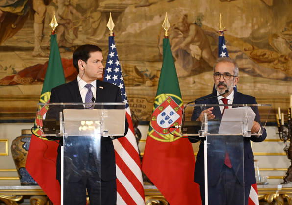Marco Rubio - Paulo Rangel joint press conference in Lisbon LISBON, PORTUGAL - OCTOBER 8: US Secretary of State Marco Rubio (L) and Portugal s Foreign Minister Paulo Rangel give a joint press conference at the Necessidades Palace, the Portuguese foreign ministry, in Lisbon on October 8, 2026. Zed Jameson Anadolu Lisbon Portugal. Editorial use only. Please get in touch for any other usage.  Copyright: x2026xAnadoluxZedxJamesonx