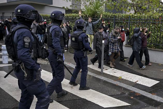 High School Students Protest in Bron on October 8, 2026 PHOTOPQR LE PROGRES Maxime JEGAT Lyon 10 08 2026 High School Students Protest in Bron on October 8, 2026 Law enforcement blocks some of the protesters and forces them to remove masks and balaclavas on the sidelines of a high school student protest on Avenue Paul Santy in Lyon, France. Fires have broken out at several schools in France as students protest by blockading educational institutions nationwide over school funding and learning conditions. Lyon, Rhône, Rhône-Alpes, France  Copyright: xPHOTOPQR LExPROGRES MAXPPPxMaximexJEGATx 20261008LPL0074 20261008LPL0074
