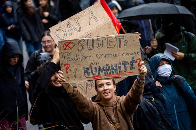 High School Students’ Protest in Bron on October 8, 2026 Nicolas Liponne MAXPPP Bron 08 10 2026 A person holds a sign that reads Subject: Can We Still Believe in Humanity? during the high school students’ protest in Bron, October 8, 2026 A person holds a sign that reads Subject: Can We Still Believe in Humanity? during a high school students’ protest in Bron on October 8, 2026 France Fires have broken out at several schools in France as students protest by blocking access to educational institutions nationwide over school funding and learning conditions. Bron, Auvergne-Rhône-Alpes, France  Copyright: xMAXPPPxNicolasxLiponnex NLP202610080191 NLP202610080191