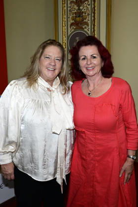 Kathy Kelly und Viola Klein beim Pressegespräch und Präsentation des 16. HOPE-Award zur 18. Hope Gala 2026 im Schauspielhaus Dresden. Dresden, 08.10.2026