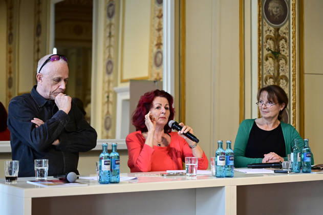 Stefan Hippler, Viola Klein und Sabine Mutschke beim Pressegespräch und Präsentation des 16. HOPE-Award zur 18. Hope Gala 2026 im Schauspielhaus Dresden. Dresden, 08.10.2026