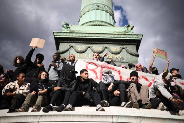 Student Protest - Paris High-school students take part in a demonstration at Place de la Bastille, in Paris, France on October 8, 2026, as part of a nationwide protest movement over learning conditions. Since late September, pupils have barred the entrances to hundreds of schools, complaining of teacher absences, overloaded timetables, dilapidated classrooms and buildings ill-adapted to rising temperatures, among other grievances. Photo by Raphael Lafargue ABACAPRESS.COM Paris France  Copyright: xLafarguexRaphael ABACAx