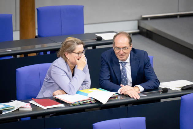 Alexander Dobrindt, Bundesinnenminister, Stefanie Hubig, Bundesministerin, Justiz, Verbraucherschutz Reichstagsgebäude, Bundestag, Sitzungswoche, Alexander Dobrindt, Bundesinnenminister, Stefanie Hubig, Bundesministerin, Justiz, Verbraucherschutz Berlin Berlin GER