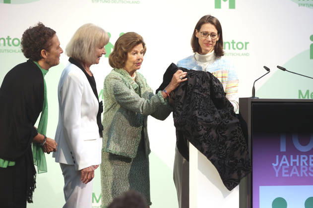 Sybille Perez, Monika Brandt, Bettina Gräfin Bernadotte, Königin Silvia von Schweden und Moritz Ritter bei der Verleihung vom Mentor-Zukunftspreis beim Jubiläum der Mentor-Stiftung auf der Insel Mainau. Mainau, 08.10.2026