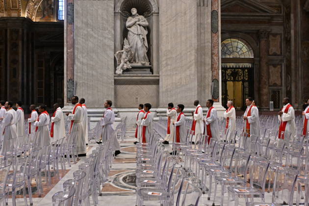 IPA89434048 - Italy, Rome, Vatican, October 8, 2026: Pope Leo XIV celebrates Holy Mass for the academic year at the Pontifical Universities in St. Peter s Basilica in the Vatican. Photograph by ALESSIA GIULIANI Catholic Press Photo  Copyright: xx xAlessiaxGiuliani Catholipressphox IPA89434048