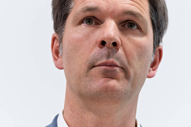 Berlin, 08.10.2026: Steffen Krach (SPD), aufgenommen beim gemeinsamen Pressestatement von Die Linke Berlin, Bündnis 90 Die Grünen Berlin und SPD Berlin nach Abschluss der Vorgespräche im Foyer des Hauses der Statistik. Pressestatement von Linke, Grünen und SPD in Berlin