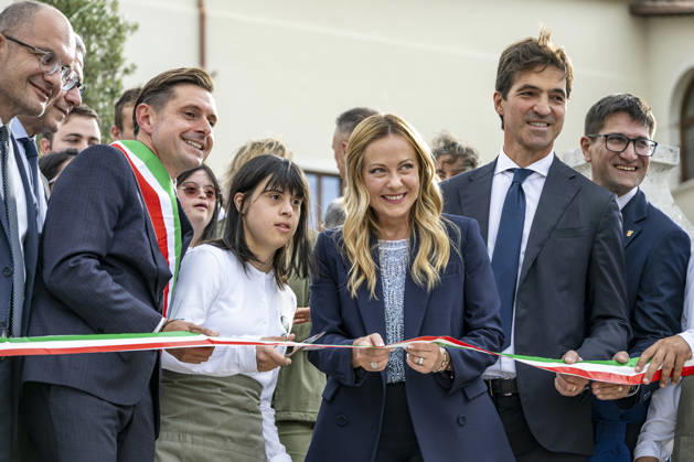 IPA89434805 - ASCOLI PICENO, ITALY OCTOBER 8, 2026: Prime Minister Giorgia Meloni attends the presentation and inauguration ceremony for the Palazzo Saladini Pilastri complex and its monumental park in Ascoli Piceno. The restoration project is part of the PINQuA program for urban regeneration and the enhancement of the city™s historical heritage. (Photo: Andrea Vagnoni IPA Agency)  Copyright: xAndreaxVagnonix xx IPA89434805