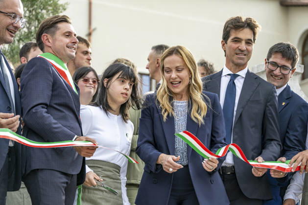 IPA89434808 - ASCOLI PICENO, ITALY OCTOBER 8, 2026: Prime Minister Giorgia Meloni attends the presentation and inauguration ceremony for the Palazzo Saladini Pilastri complex and its monumental park in Ascoli Piceno. The restoration project is part of the PINQuA program for urban regeneration and the enhancement of the city™s historical heritage. (Photo: Andrea Vagnoni IPA Agency)  Copyright: xAndreaxVagnonix xx IPA89434808