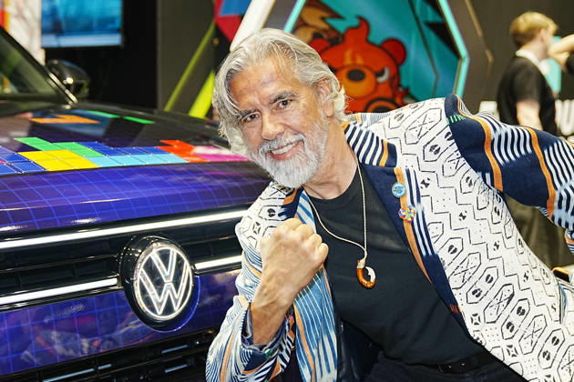 October 8, 2026, New York, New York, USA: Video game designer and Tetris co-founder HENK ROGERS at 2026 New York Comic Con at the Javits Center on October 8, 2026 in New York. HENK ROGERS is on had to welcome the next evolution of Tetris as it moves into the dashboard of a 2027 Volkswagen Atlas. Volkswagen is bringing Tetris to its vehicles through AirConsole, an in car gaming platform that turns the vehicle s infotainment screen into a gaming display, with smartphones serving as the controllers. The games are designed to be played while the vehicle is parked, creating a new kind of entertainment experience inside the car. New York USA  - ZUMAb148 20261008_zap_b148_016 Copyright: xBryanxSmithx