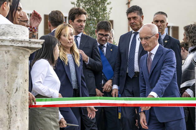 IPA89434783 - ASCOLI PICENO, ITALY OCTOBER 8, 2026: Prime Minister Giorgia Meloni attends the presentation and inauguration ceremony for the Palazzo Saladini Pilastri complex and its monumental park in Ascoli Piceno. The restoration project is part of the PINQuA program for urban regeneration and the enhancement of the city™s historical heritage. (Photo: Andrea Vagnoni IPA Agency)  Copyright: xAndreaxVagnonix xx IPA89434783