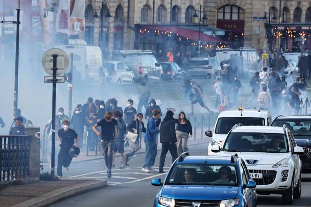 High School Students Protest, Act 4, in Bordeaux PHOTOPQR SUD OUEST Fabien Cottereau SO Bordeaux October 8, 2026 High School Students Protest, Act 4, in Bordeaux, some disturbances in the mid-afternoon France Fires have broken out at several schools in France as students protest by blocking access to educational institutions nationwide over school funding and learning conditions Bordeaux GIRONDE France  Copyright: xPHOTOPQR SUDxOUEST MAXPPPxFabienxCottereaux xSOx 20261008SDO0525 20261008SDO0525