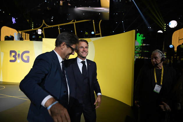 President Macron at Bpifrance Inno Generation - Paris France s President Emmanuel Macron greets General Manager of the Banque Publique d’Investissement (Bpifrance) Nicolas Dufourcq on stage during the Bpifrance Inno Generation (BIG) event, one of Europe’s largest gatherings dedicated to entrepreneurs, in Paris, France on October 8, 2026. Photo by Jeanne Accorsini Pool ABACAPRESS.COM Paris France  Copyright: xAccorsinixJeanne Pool ABACAx