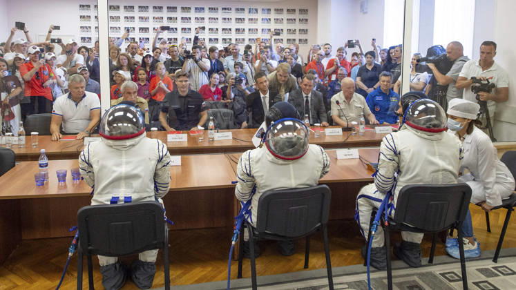October 8, 2026, Baikonur, Kazakhstan: Baikonur, Kazakhstan. 14 July, 2026. The Expedition 75 crew talks with Roscosmos Sergei Krikalev and Dmitry Bakanov and NASA s Jared Isaacman and Matt Anderson after Sokol suit pressure checks at the Baikonur Cosmodrome, July 14, 2026 in Baikonur, Kazakhstan. Isaacman is NASA Administrator and Bakanov is Roscosmos Director General. Baikonur Kazakhstan - ZUMAp138 20261008_zaa_p138_040 Copyright: xPavelxShvets Gctcx