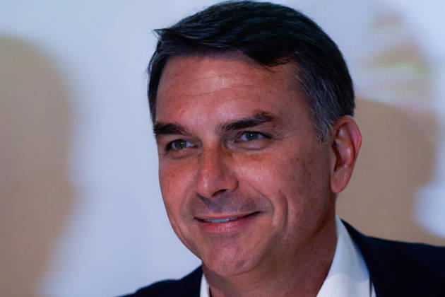 BRASiLIA, DF - 08.10.2026: FLaVIO MEETS WITH POLITICIANS FROM THE PL - Presidential candidate Flavio Bolsonaro meets with PL deputies and governors elected this Thursday (October 8th) at the Brasil 21 building. x3026711x  JoaoxPedroxCarvalho